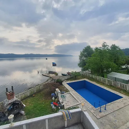 Vikendica Modrac Jezero